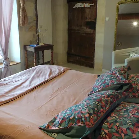 D'hotes Le Paon Blanc Bed and Breakfast Monprimblanc