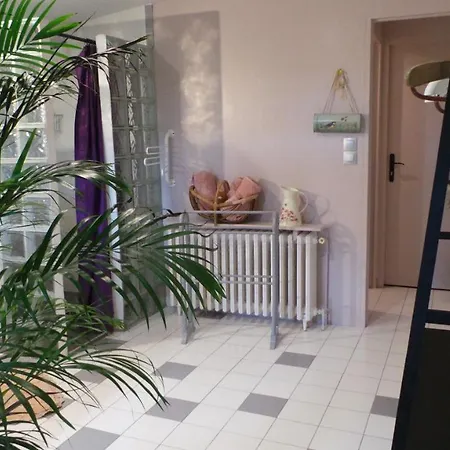 D'hotes Le Paon Blanc Bed and Breakfast