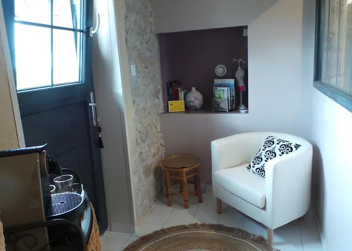 D'hotes Le Paon Blanc Bed & Breakfast