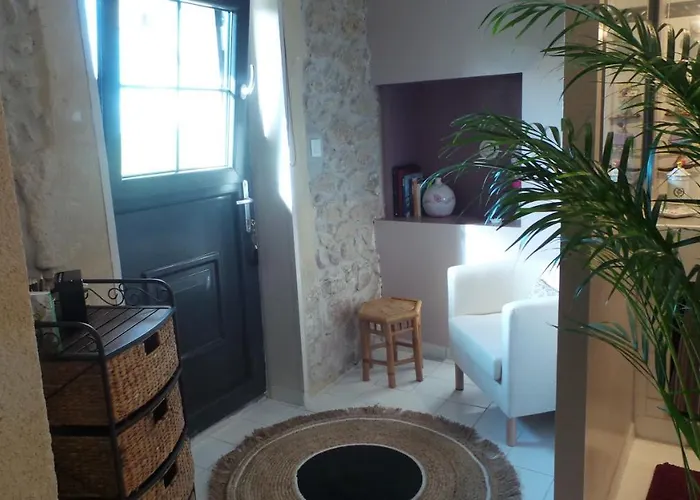 Bed & Breakfast D'hotes Le Paon Blanc Monprimblanc