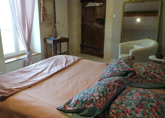 D'hotes Le Paon Blanc Bed & Breakfast Monprimblanc