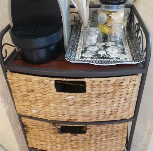 D'hotes Le Paon Blanc Bed & Breakfast *