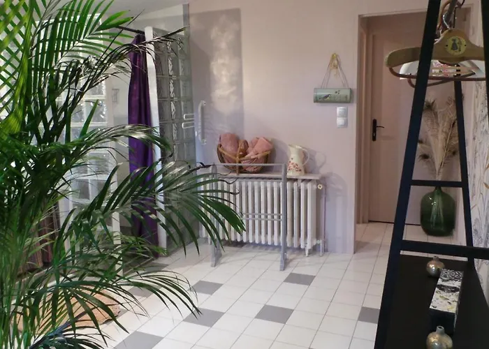 D'hotes Le Paon Blanc Bed & Breakfast